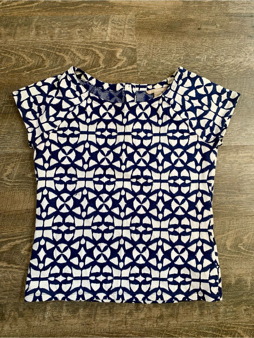 Banana Republic Geometric Navy and White Patterned Short Sleeve Top